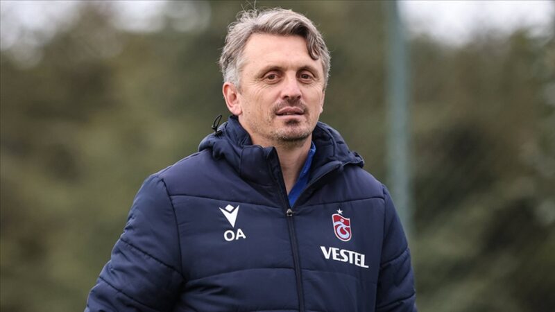 Trabzonspor yönetimi, antrenör Orhan Ak ile sezon sonuna kadar çalışılmasına