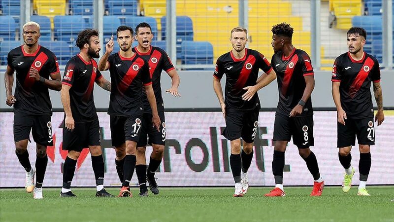 Türk futbolunun Cumhuriyet ile yaşıt, "asırlık çınarı" Gençlerbirliği Kulübü, 100.