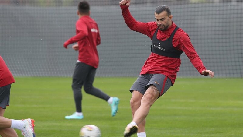 Galatasaraylı savunma oyuncusu Abdülkerim Bardakcı, baş ağrısı şikayeti nedeniyle A