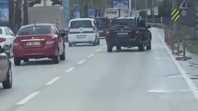 Bursa’da trafikte ilginç anlar! Sürücüler, gözlerine inanamadı