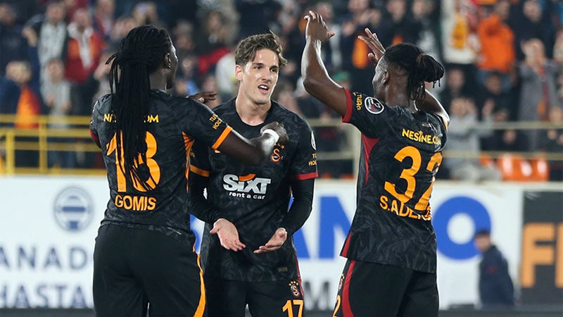 Galatasaray’da şampiyonluk hesapları Spor Toto Süper Lig'in lideri Galatasaray, kalan 10 maçında yalnızca