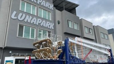 Bursa’dan Paris’e römork üstü dönme dolap