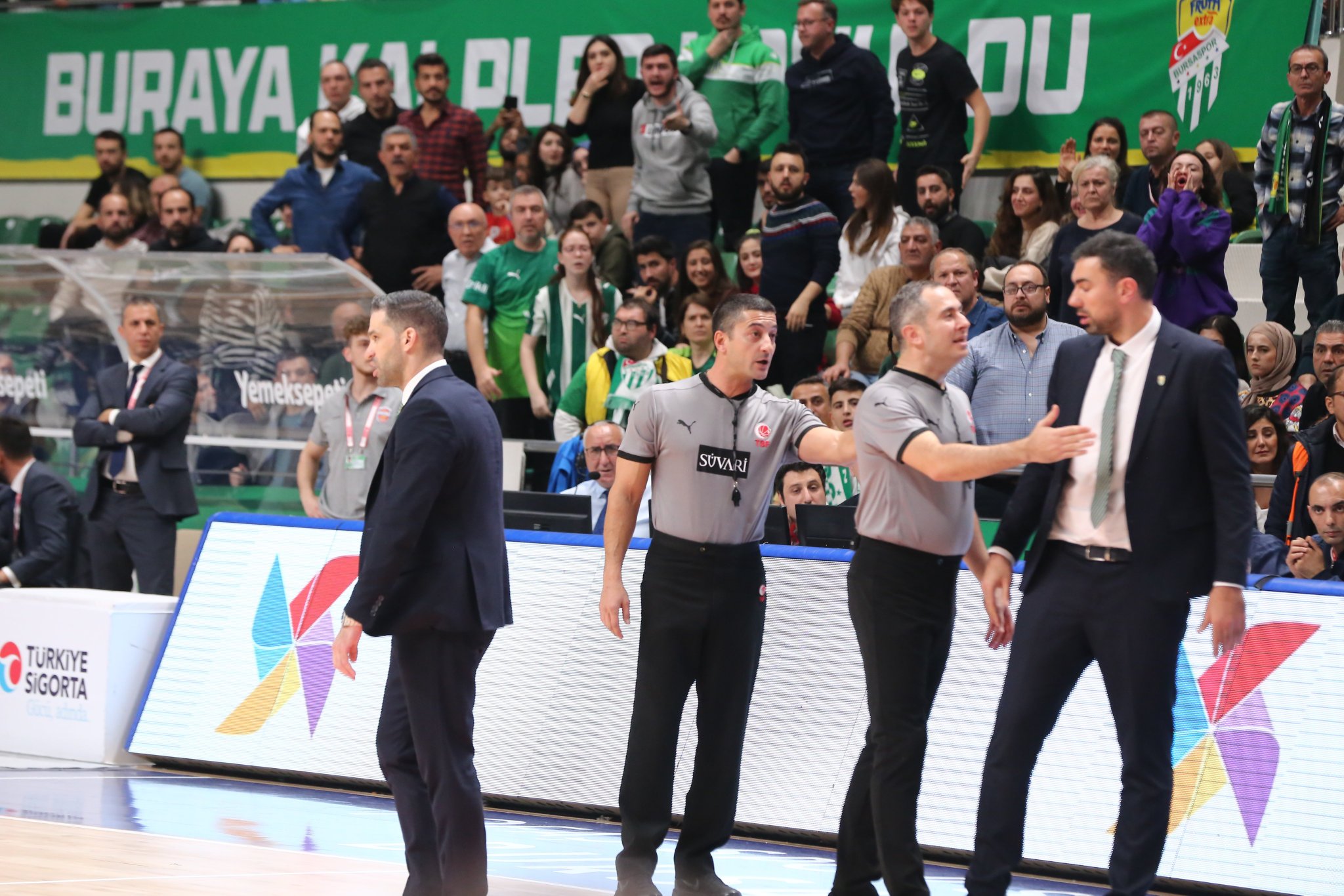 Bursaspor’u yakan hakeme af çıktı! Bursaspor’u yakan hakeme af çıktı!