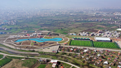 Altyapısında binden fazla sporcuyu barındıran Bursa ekibi, şehrin büyüklerine Vakıf