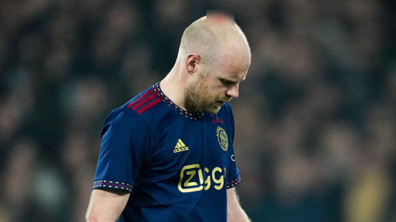 Hollanda’da tribün olaylarıyla ilgili yeni yaptırımlar Hollanda Futbol Federasyonu, tribün olaylarıyla ilgili yaptırımları sıkılaştırdı. Sahaya, futbolcu