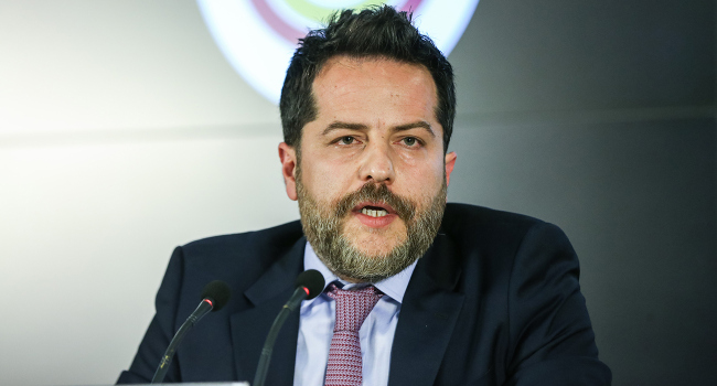 Erden Timur’dan Fenerbahçe’nin teklifine yanıt Galatasaray Sportif AŞ Başkan Vekili Erden Timur, gündeme dair açıklamalarda