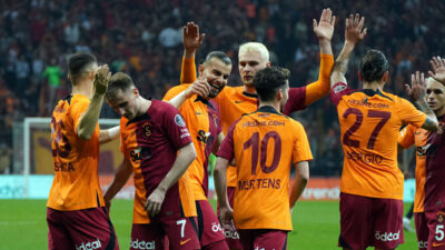 Spor Toto Süper Lig'de Alanyaspor karşılaşmasıyla birlikte ile üst üst