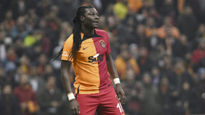 Spor Toto Süper Lig'in lideri Galatasaray'da Bafetimbi Gomis ile ipler