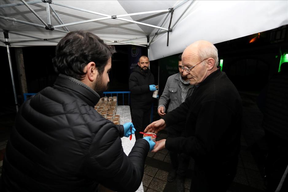 Teravih programları Hafız Ahmet Yüksel İle devam etti