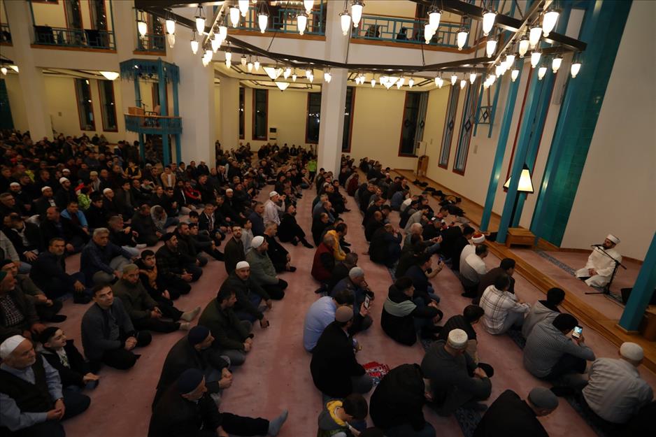 Kadir Gecesinde Hafız Adem Bilgetay İnegöllülerle buluştu