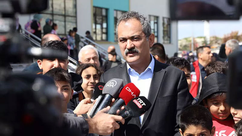 Bakan Özer: 129 bin öğrencimize LGS, YKS hazırlanma desteği sağlıyoruz Bakan Özer: 129 bin öğrencimize LGS, YKS hazırlanma desteği sağlıyoruz