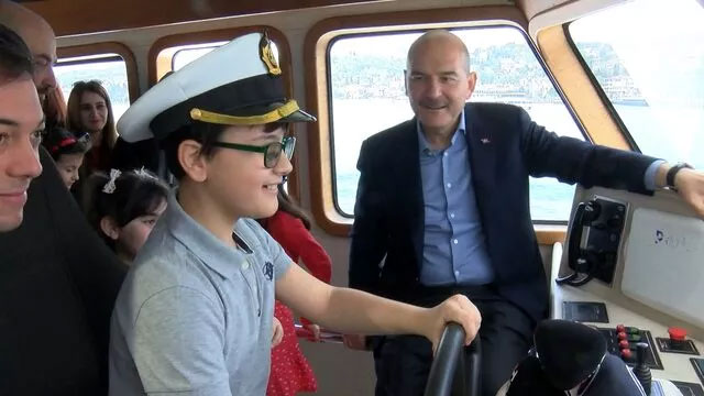 Bakan Soylu çocuklarla boğaz turu yaptı!