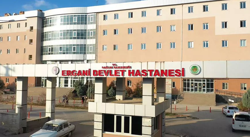 Hemşire bandı çıkarırken bebeğin başparmağını kesti! Soruşturma başlatıldı Hemşire bandı çıkarırken bebeğin başparmağını kesti! Soruşturma başlatıldı