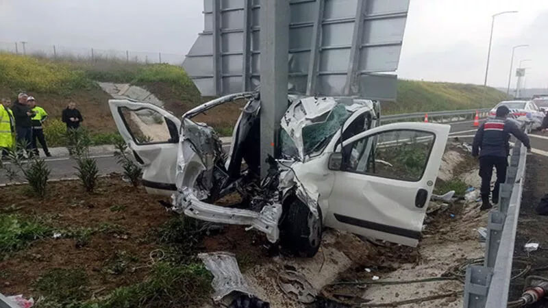 Çanakkale’de kahreden kaza! Anne ile oğlu öldü, baba ağır yaralı Çanakkale’de kahreden kaza! Anne ile oğlu öldü, baba ağır yaralı