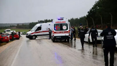 Eskişehir’de zincirleme trafik kazası: 12’si asker 14 yaralı