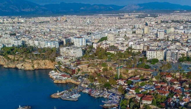 Türkiye’de yabancıya konut satışı düşerken o ilde rekor artış! Türkiye’de yabancıya konut satışı düşerken o ilde rekor artış!