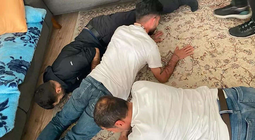 Arkadaşlarıyla sohbet etmek için gittiği oto yıkamacıda silahlı saldırıda öldü Arkadaşlarıyla sohbet etmek için gittiği oto yıkamacıda silahlı saldırıda öldü