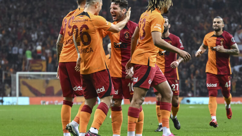 Spor Toto Süper Lig lideri Galatasaray, 29. hafta maçında sahasında