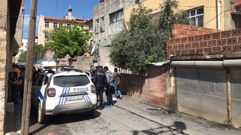 Diyarbakır’da dehşet! Eşini ve kuzenini öldürdü