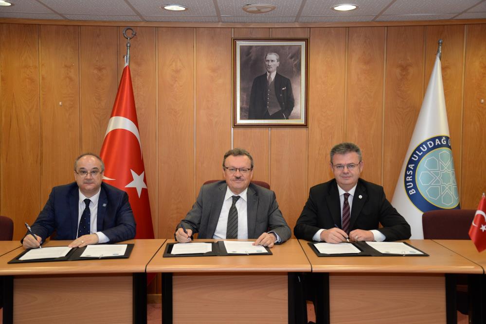 Uludağ Üniversitesi’nden önemli işbirliği! 30 öğrenciye burs… Uludağ Üniversitesi’nden önemli işbirliği! 30 öğrenciye burs…