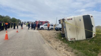 Bursa’da öğrenci servisi ile hafriyat kamyonu çarpıştı: 23 yaralı