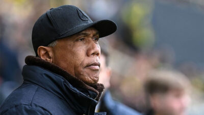 Oruç tutan futbolcusunu kadro dışı bıraktı