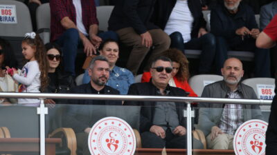 Eski FIFA Hakemi Cüneyt Çakır, Bursaspor maçlarını takibe devam ediyor...
