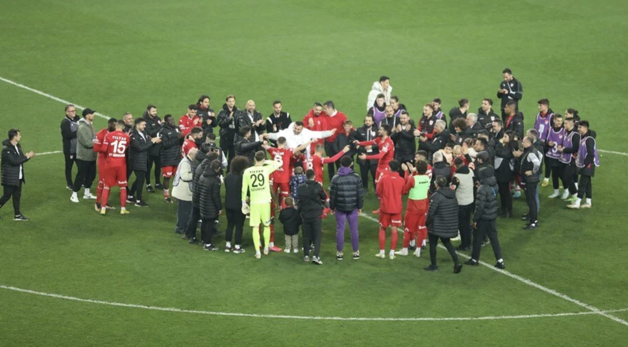 Süper Lig'e yükselen ilk takım belli oldu! 1 Ekran Resmi 2023 04 12 22.53.25