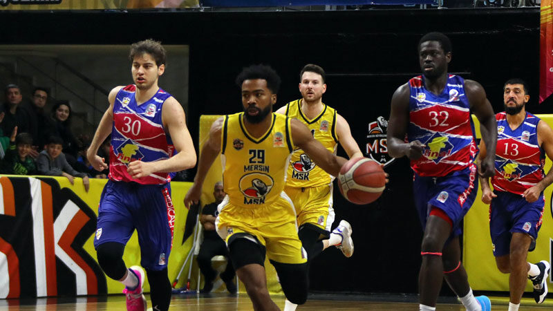 Bursa ekibi kazandı, zirve el değiştirdi Türkiye Basketbol Ligi'ndeki Bursa ekibi Final Spor, Mersin Büyükşehir Belediyespor'u