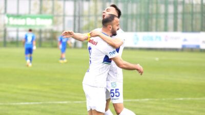 TFF 3.Lig 3. Grup'ta orta sıralarda yer alan Bursa Yıldırımspor,