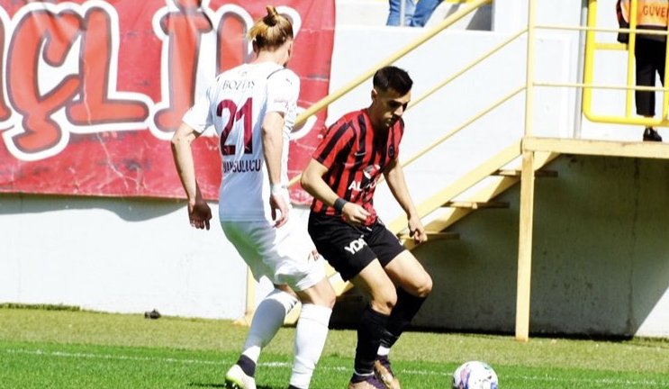 2.Lig’deki Bursa takımı lidere direnemedi! TFF 2. Lig Beyaz Grup’ta ateş hattından çıkma adına umutlarını