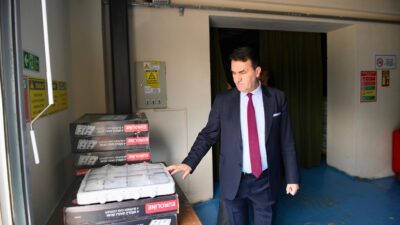 Deprem bölgesinde yaralar sarılıyor