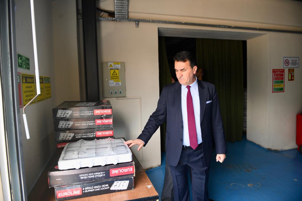 Deprem bölgesinde yaralar sarılıyor