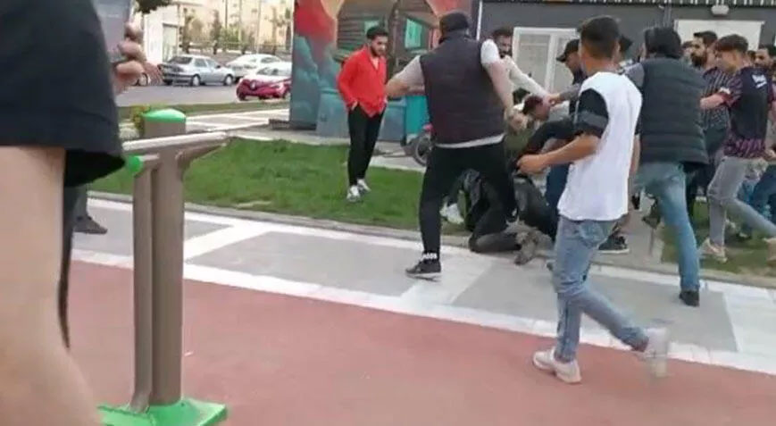 Tacizle suçlanan şüpheliye linç girişimi! Tekme tokat dövdüler