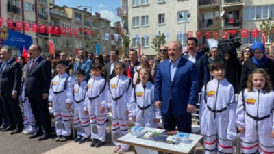 Bursa Yıldırım Belediyesi’nin yaptığı Molla Yegan Çocuk Üniversitesi’nin açılışını Sanayi