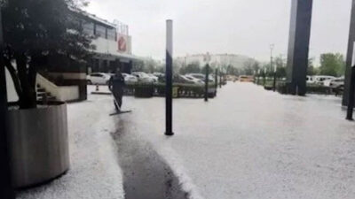 Diyarbakır’da dolu ve fırtına: Yollar beyaza büründü
