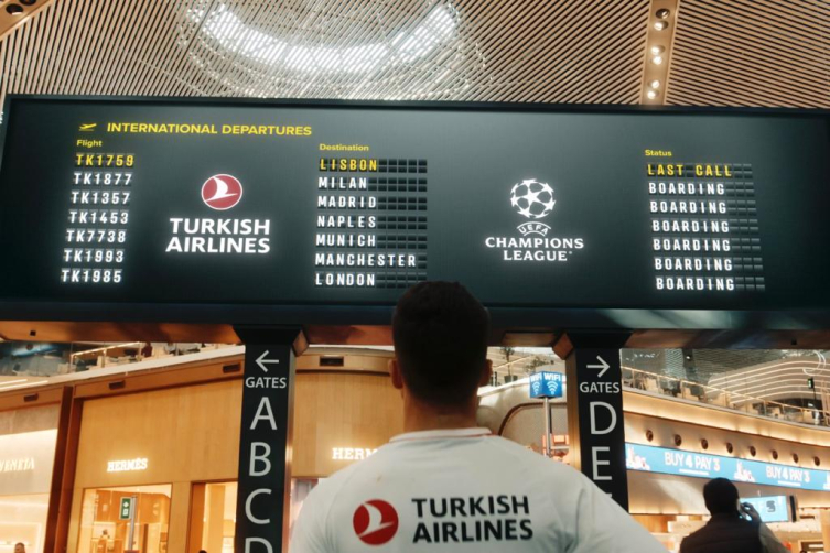 Futbolun üç efsanesini THY reklamında buluştu 1 aa picture 20230414 30851858