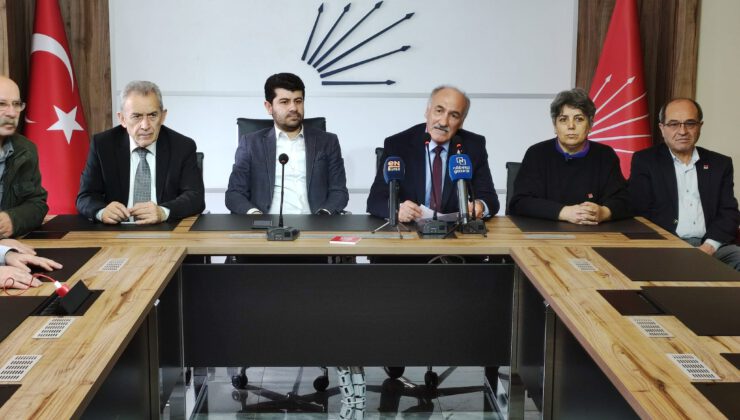 Bursalı tarihçi Şahin, CHP’den milletvekili aday adayı oldu