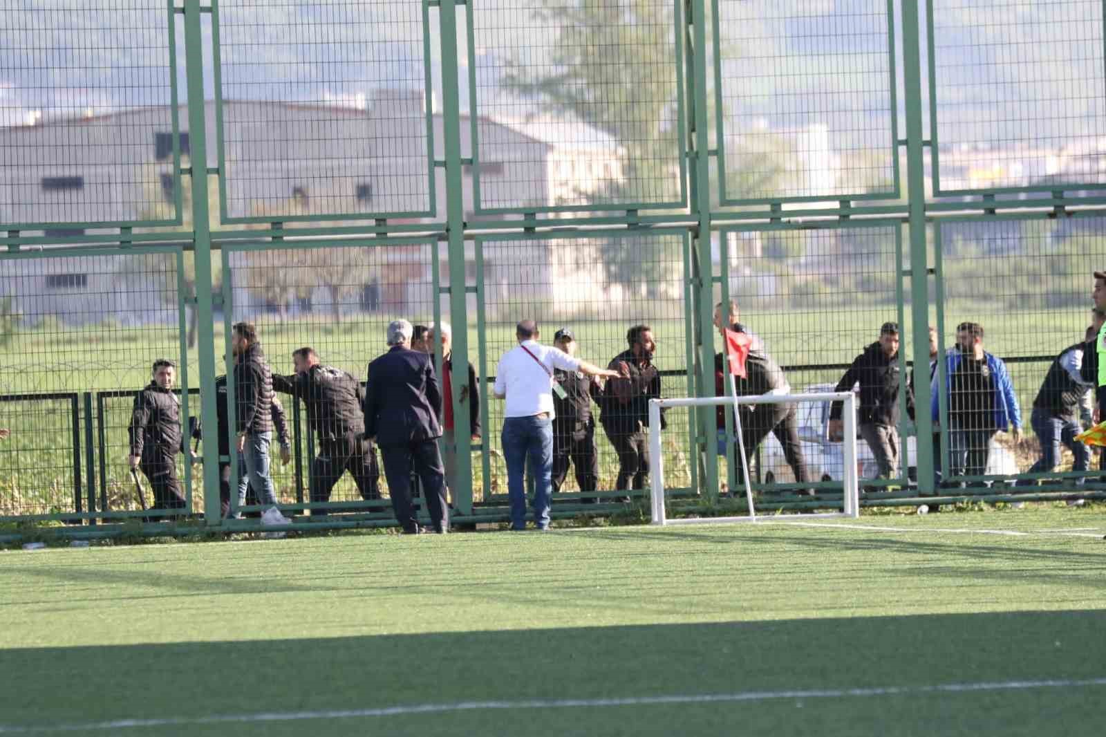 Bursa’da amatör maçta kavga!