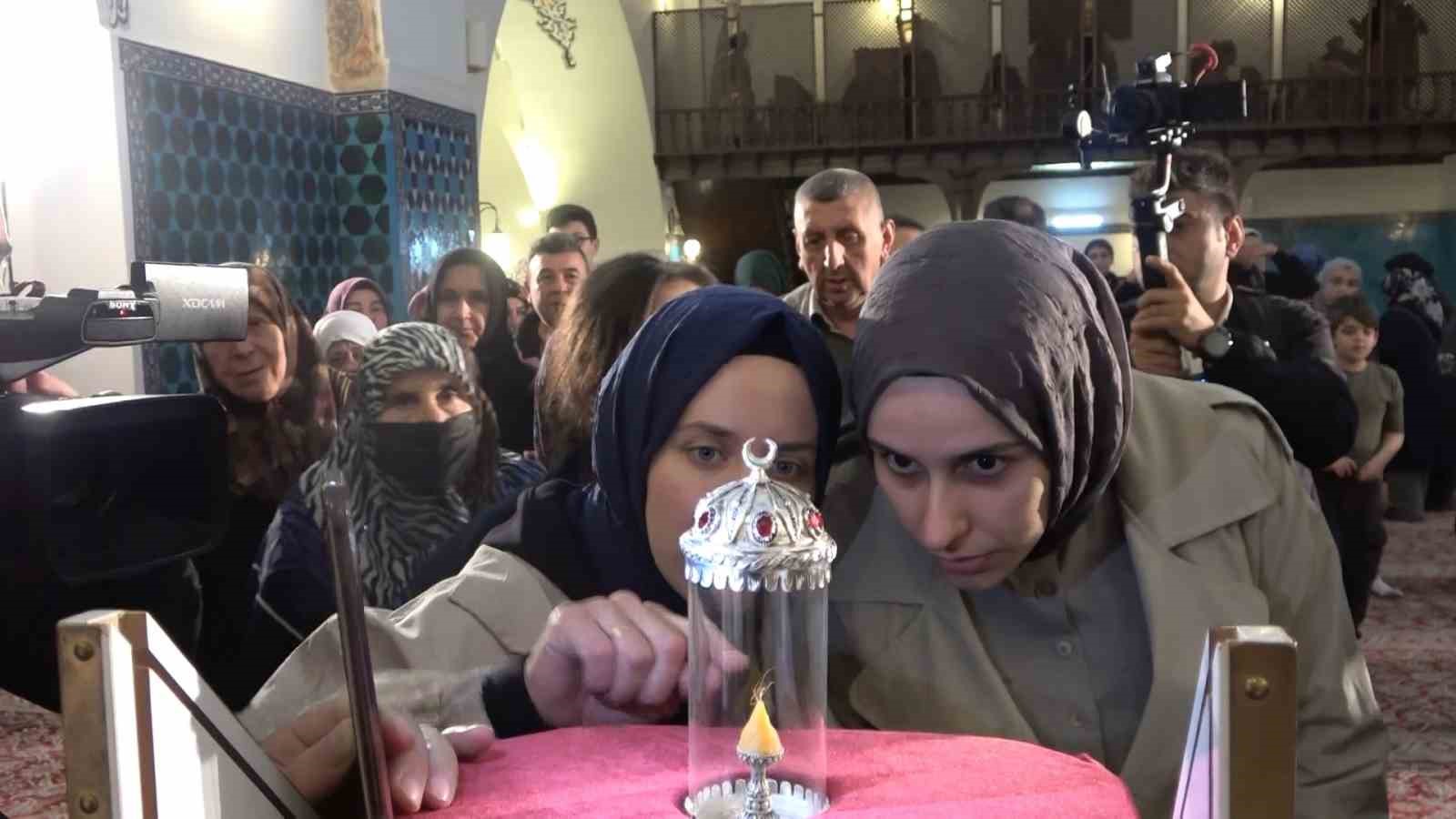 Bursa’da asırlık camide izdiham