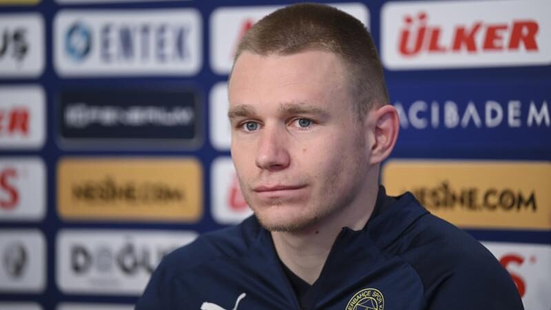 Fenerbahçe’ye Szalai’den kötü haber Fenerbahçe, Attila Szalai'nin sağ diz iç yan bağlarında esneme ve