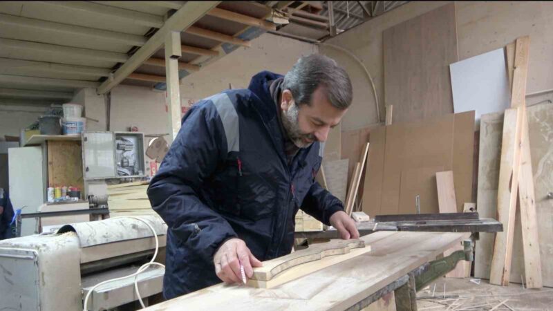 Başkan Işık yeleğini giydi, imalathaneye girdi Gürsu Belediyesi, vatandaşın ve cami cemaatinin isteği üzerine çevre düzenlemesi