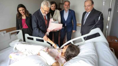 Başkan Turgay Erdem’den kazazede öğrencilere ziyaret