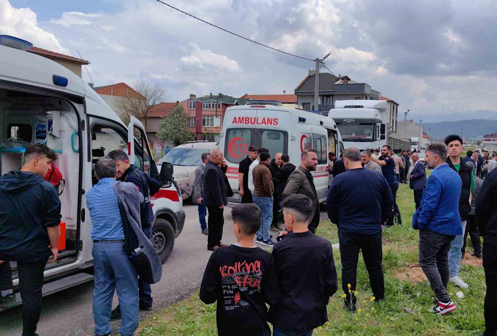 Bursa’da bayramlaşmada ortalık karıştı! Yaralılar var