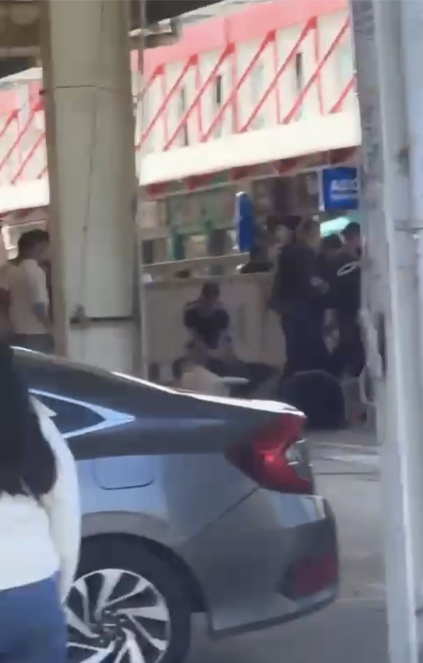 Bursa’da 15 kişilik grup birbirine girdi!