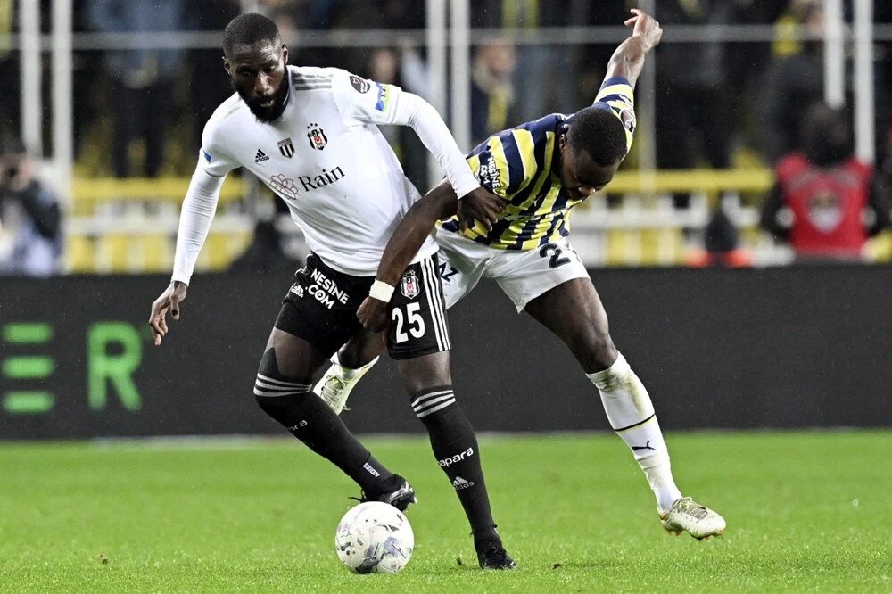 Beşiktaş deplasmanda Fenerbahçe’yi 4-2 yendi Beşiktaş deplasmanda Fenerbahçe’yi 4-2 yendi