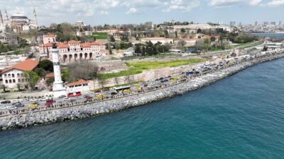 TCG Anadolu’ya ziyaretçi akını: Kilometrelerce kuyruk oluştu