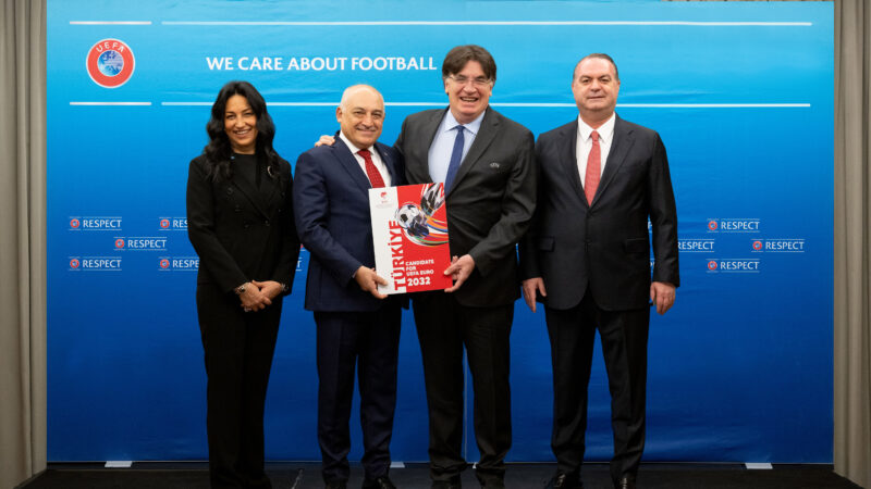2028 ve 2032’ye resmen aday olduk! Türkiye Futbol Federasyonu, 2028 ve 2032 Avrupa Futbol Şampiyonalarına ev