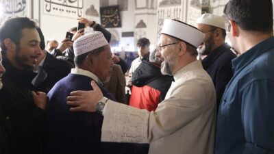 Diyanet İşleri Başkanı Prof. Dr. Ali Erbaş, Bursa Ulu Camii’nde teravih namazı kıldırdı