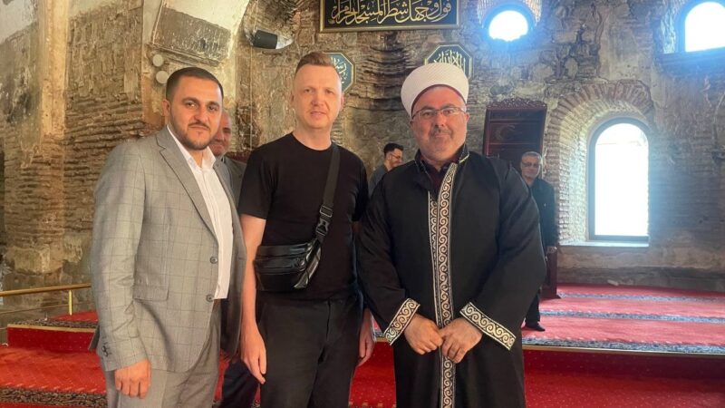Duyduğu ezan sesinden etkilendi Ayasofya’da müslüman oldu Turizmde dünya kenti UNESCO’ya aday turizm kenti İznik’i ziyaret eden